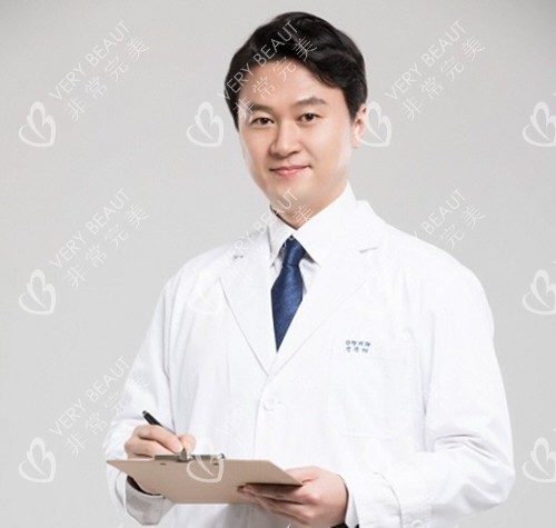 韩国VG百利酷整形外科任荣旻