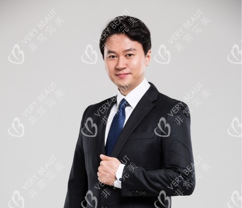韩国VG百利酷整形外科任荣旻院长