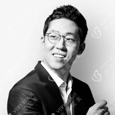 韩国迪美医院李柱洪医生图