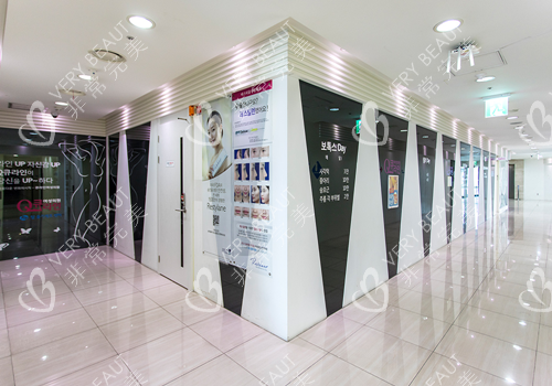 韩国Qline女性医院室内走廊照片
