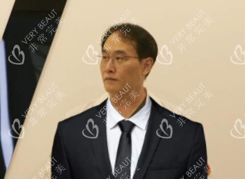韓國4月31日整形外科吳原碩院長