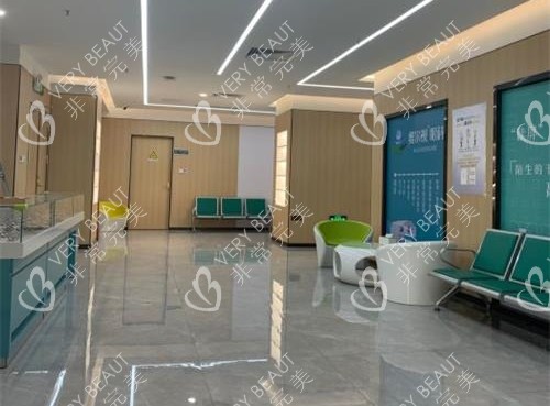 廣州華廈眼科醫(yī)院走廊