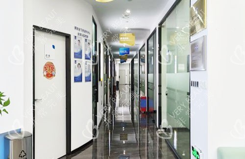 深圳友華普惠眼科走廊環(huán)境圖