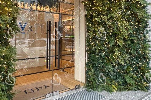 韓國金薇整形門口圣誕布景示意圖