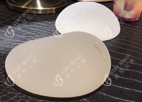 隆胸假体展示