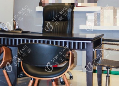 韩国世美整形院长面诊室环境