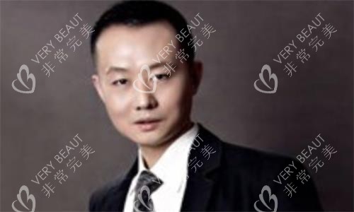 赵延峰医生形象照