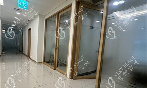 韩国爱护整形外科诊室图