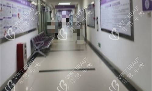 广东药科大学附属第三医院走廊图