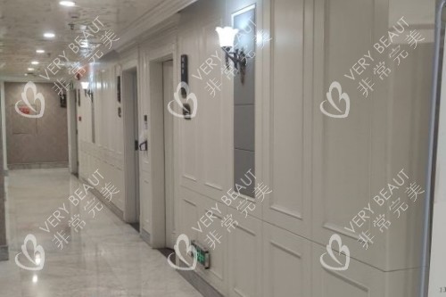 长沙亚韩医学美容医院诊室