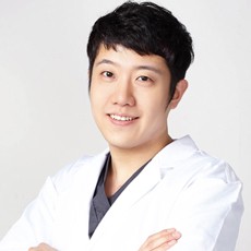 韩国EDGELine爱起来整形外科-右相峰-韩国整形医生