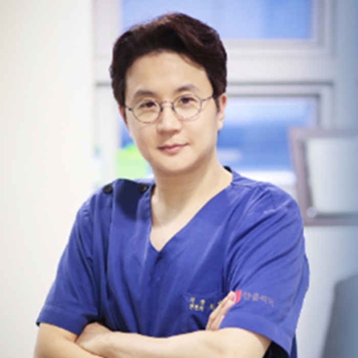 韩国yaan微整形外科医院-崔源卓-韩国整形医生