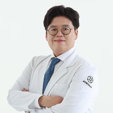 韩国花hwayoil整形外科(星期二整形外科)-吴华英-韩国整形医生