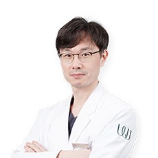 韩国原辰整形外科医院-朴忠哲-韩国整形医生