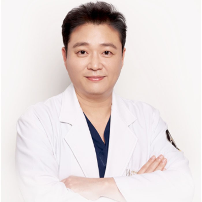 韩国现代美学整形外科-黄虎-韩国整形医生