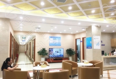 北京碧莲盛植发医院大厅环境图