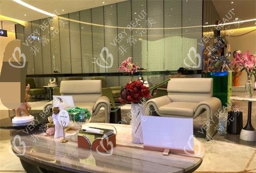 云南昆明韩辰医疗美容医院等候区