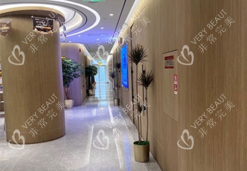 北京艺美整形大厅过道环境示意图