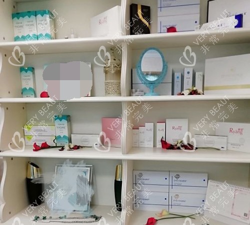 哈尔滨韩美医疗美容医院展示柜