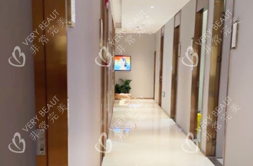 西安高一生医疗美容走廊环境实拍图