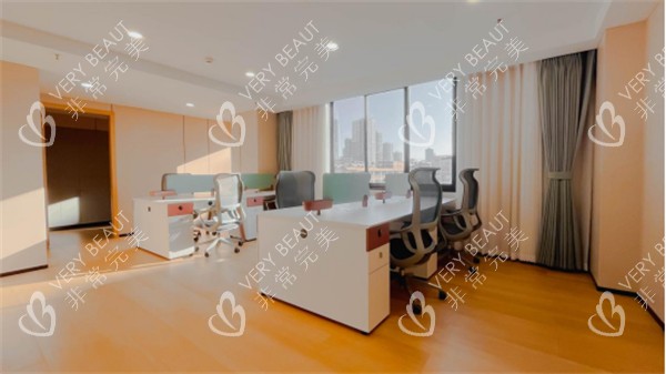 昆明杰西艾整形外科<span style=