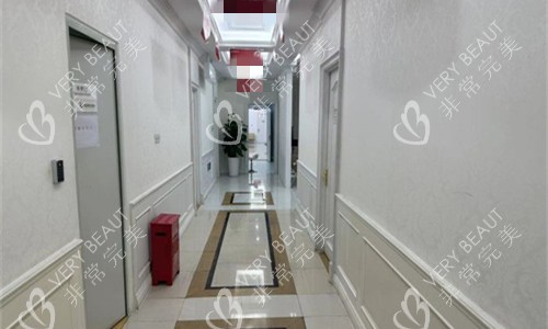 青岛诺美德整形诊室门口