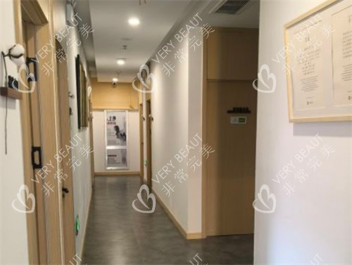青岛波罗蜜医疗美容走廊环境图