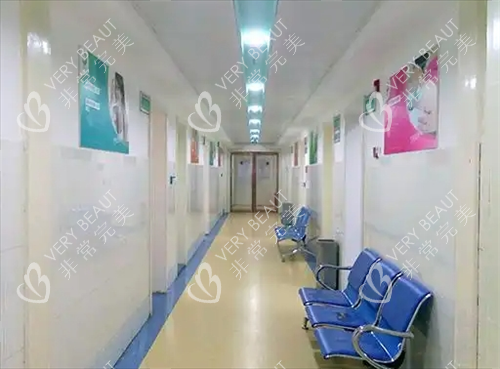郑州市管城中医院整形科过道