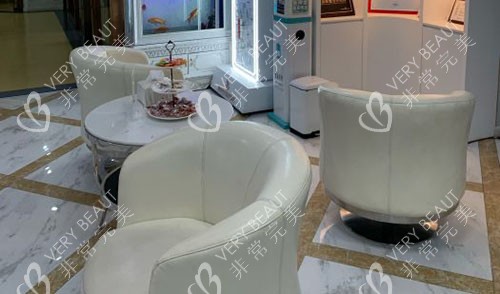 惠州时光医疗美容大厅休息区