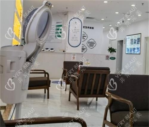 深圳倍生植发大厅休息区