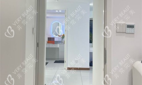 成都朗睿医疗美容走廊图