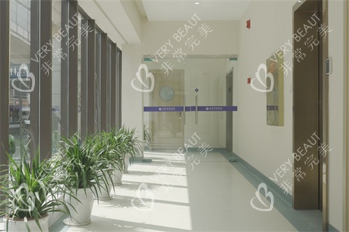 成都疤研疤痕医院走廊