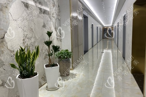 金华亚美整形医院走廊