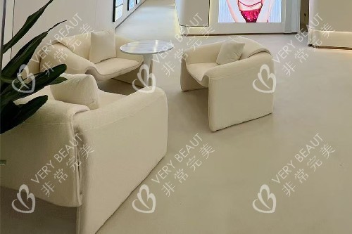 西安葉子海豚整形候診區(qū)