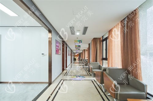 上海诺诗雅医院走廊展示图