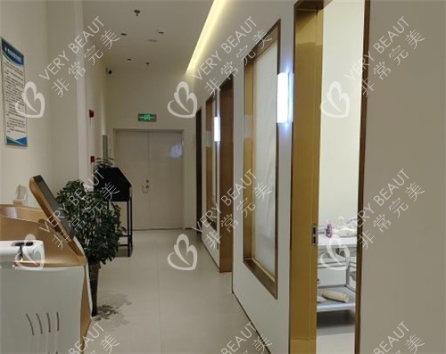贵阳月上医疗美容诊所走廊环境