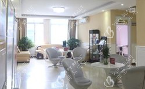 广州广大医院内部休息区环境