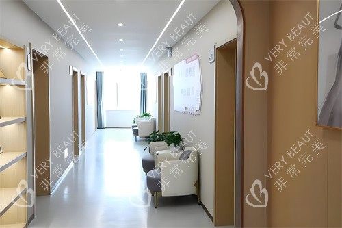 上海江城皮肤医院走廊