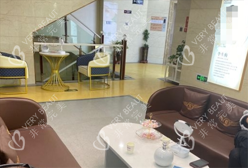 青海西宁韩美整形休息区展示