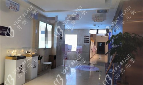 郑州壹加壹整形走廊展示图
