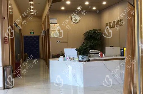 佛山碧莲盛植发服务台