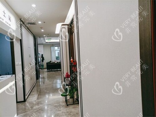 北京加减美整形走廊环境图