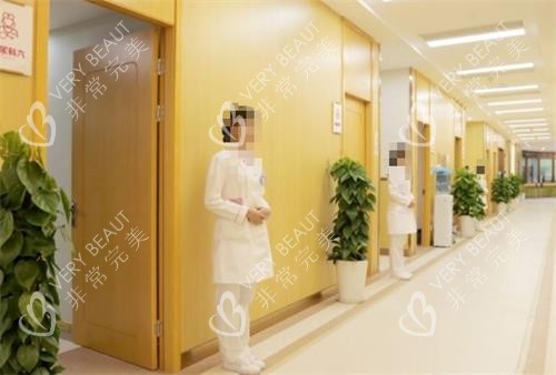 成都九龙医院走廊