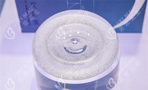 艾斯美隆胸假体照片
