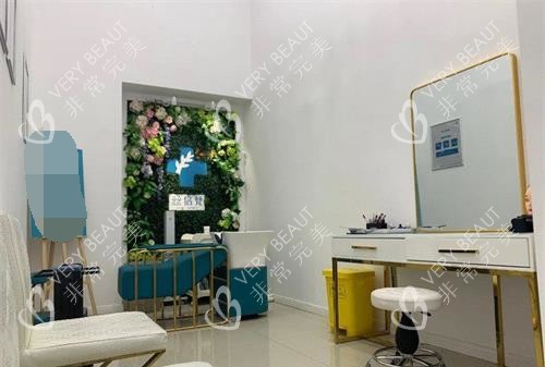 西安青禾初植发医院休息区