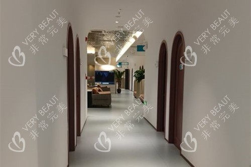 洛阳缔莱美整形内部过道环境示意图