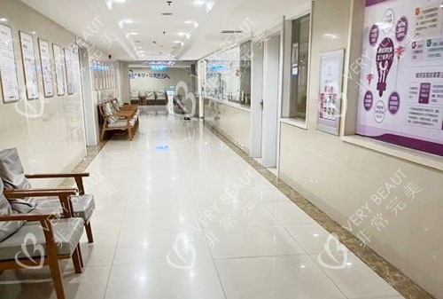 合肥民众医院私密科走廊环境实拍图