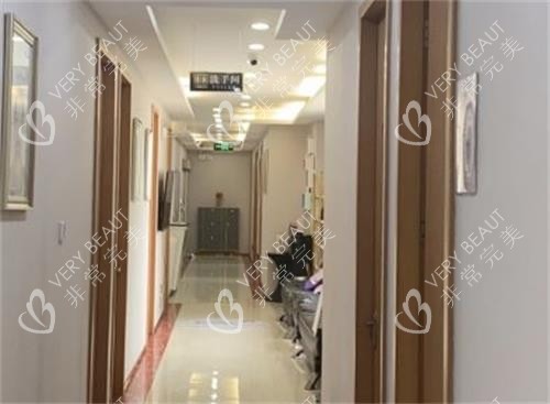 深圳丽港丽格整形楼道区