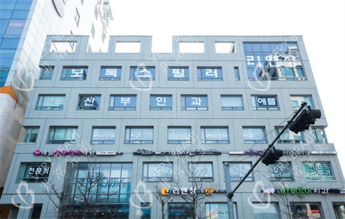 韩国丽妍常皮肤科弘大店大楼