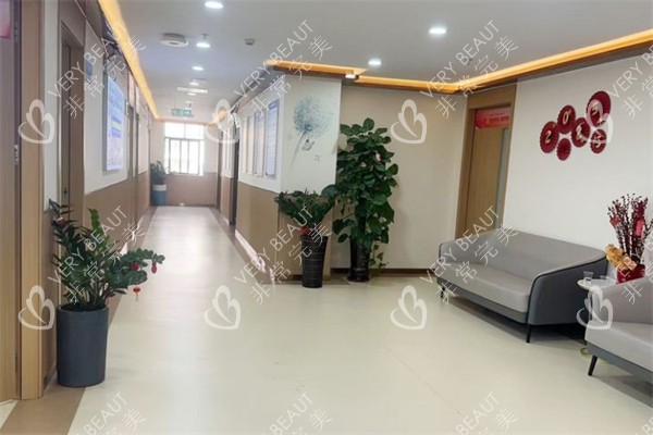 广州华康中医医院走廊